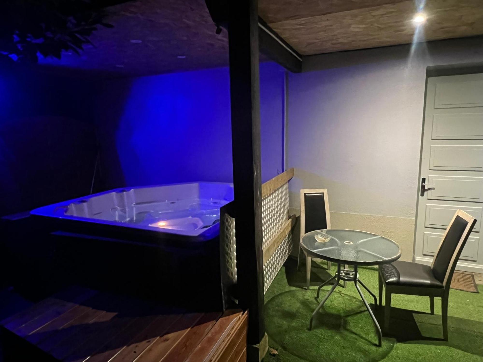 Le Gite Du Cavalier Au Coeur De La Foret/Jacuzzi Dole Exterior photo